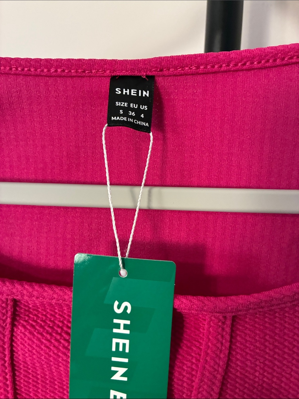 ๐ New! SHEIN Ribbed Square-Neck Crop Top Pink Fitted Stretchy Small NWT - Picture 3 of 7